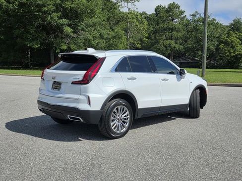Used 2025 Cadillac XT4 Premium Luxury FWD image 5