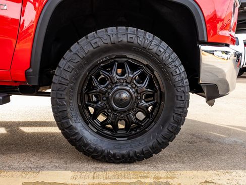 Used 2022 Chevrolet Silverado 3500 LTZ w/ LTZ Convenience Package image 12