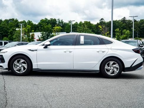 Certified 2025 Hyundai Sonata SE FWD image 9