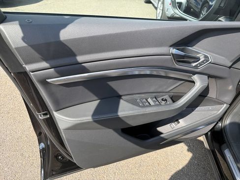 Used 2024 Audi Q8 e-tron Prestige w/ Prestige Package AWD/4WD image 10