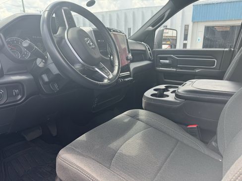 Used 2024 RAM 2500 Big Horn w/ Sport Appearance Package AWD/4WD image 3