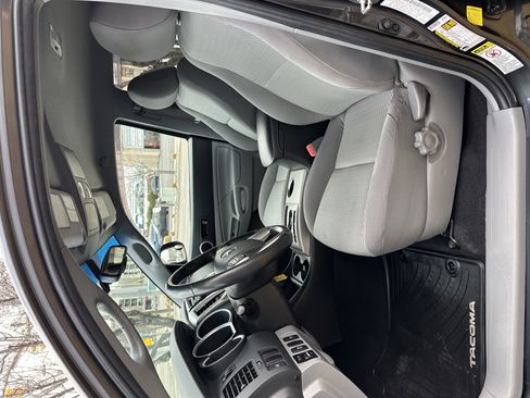 Used 2013 Toyota Tacoma 4x4 Double Cab w/ SR5 Pkg image 17