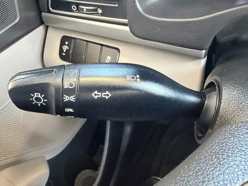 Used 2017 Hyundai Elantra SE FWD image 11