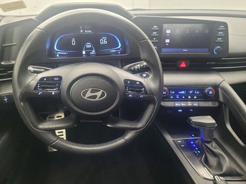 Used 2025 Hyundai Elantra Sport FWD image 22