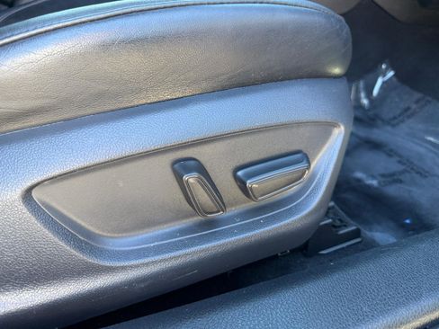 Used 2019 Toyota Avalon XSE image 38