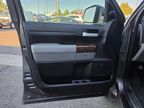 Used 2012 Toyota Tundra Limited w/ Memory Pkg AWD/4WD image 10