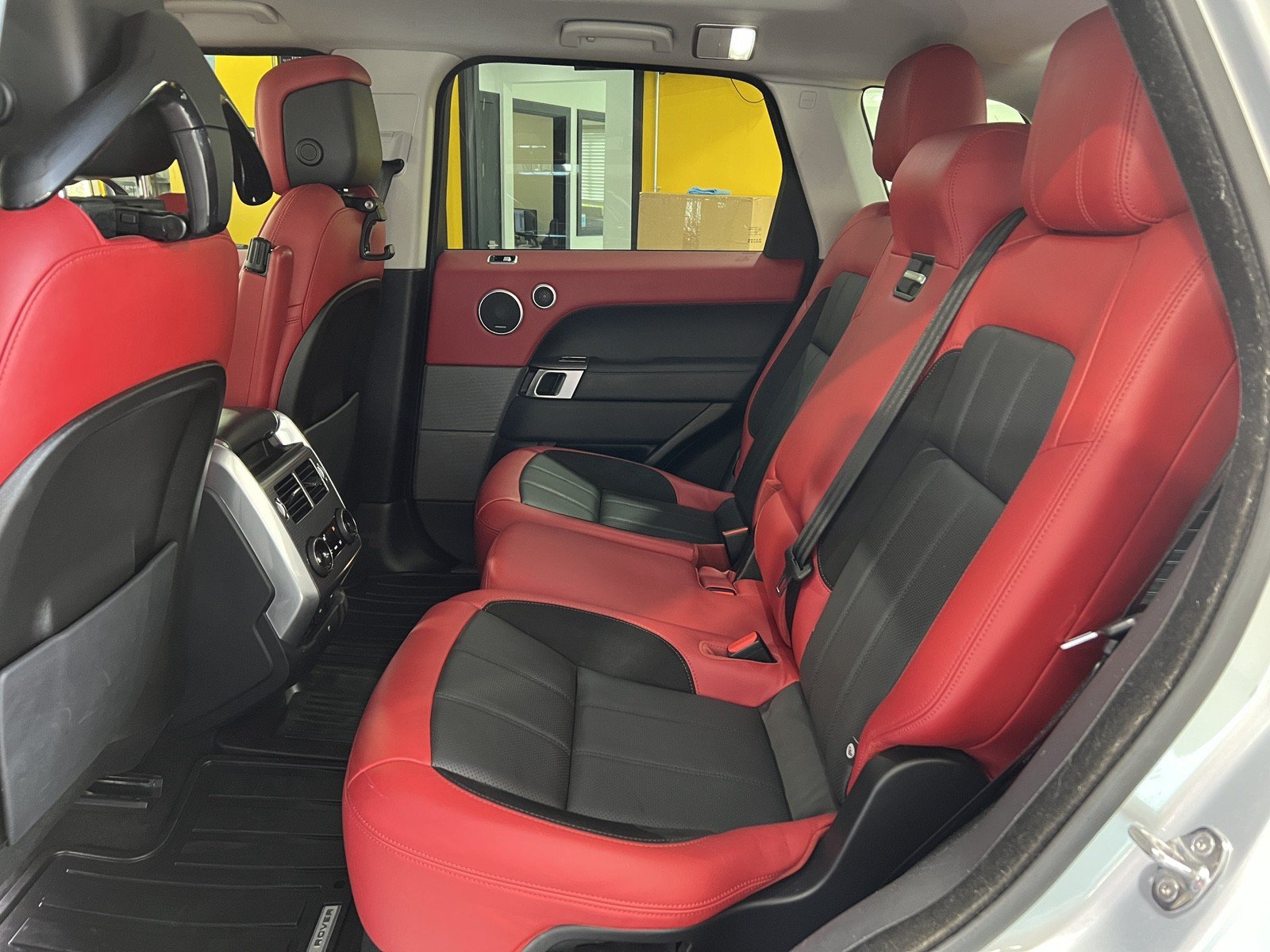 Used 2021 Land Rover Range Rover Sport HST AWD/4WD image 18