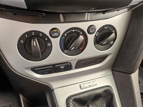 Used 2014 Ford Focus SE image 20