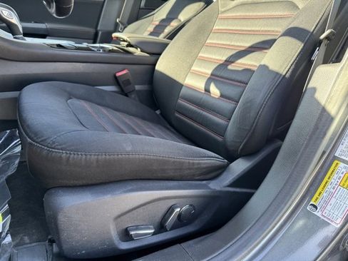 Used 2015 Ford Fusion SE w/ Equipment Group 201A image 7