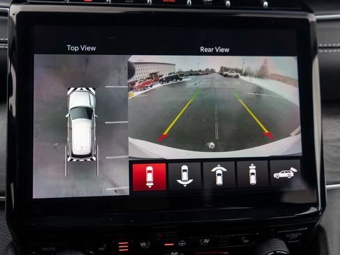 Used 2023 Jeep Grand Cherokee L Limited w/ Luxury Tech Group II image 19