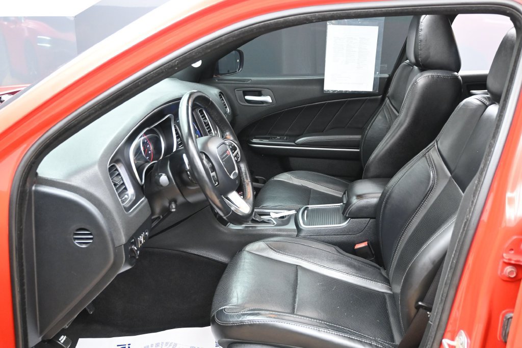 Used 2017 Dodge Charger R/T w/ Premium Group RWD image 11