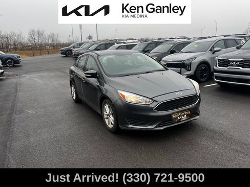 Used 2016 Ford Focus SE image 3