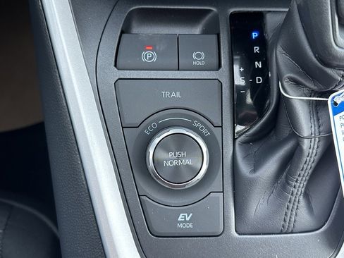 New 2025 Toyota RAV4 XLE image 30