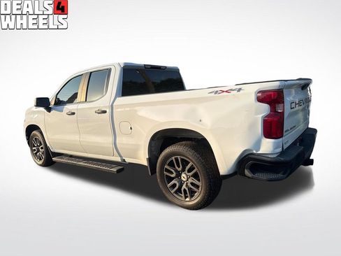 Used 2019 Chevrolet Silverado 1500 W/T w/ WT Convenience Package AWD/4WD image 3