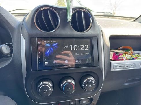 Used 2016 Jeep Compass Latitude image 5