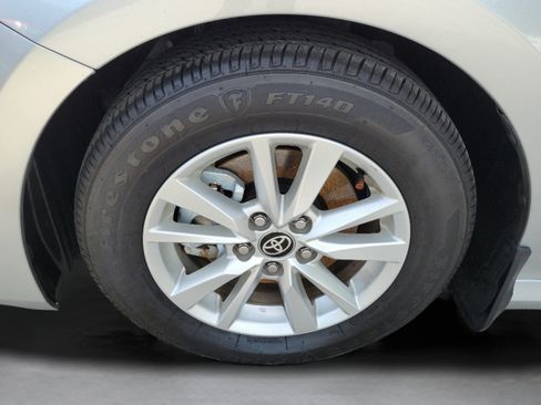 Used 2025 Toyota Camry LE FWD image 28