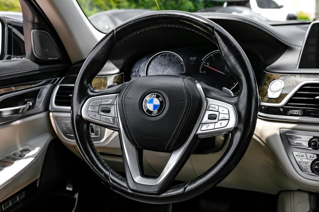 Used 2018 BMW 740i RWD image 15