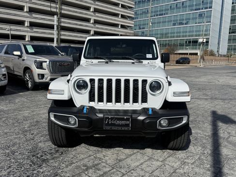 Used 2023 Jeep Wrangler Sahara image 2