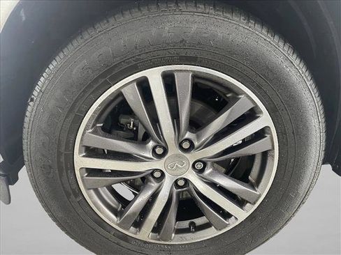 Used 2019 INFINITI QX60 Luxe w/ Essential Package image 9