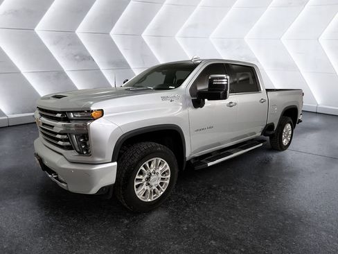 Used 2020 Chevrolet Silverado 3500 High Country w/ Technology Package image 3