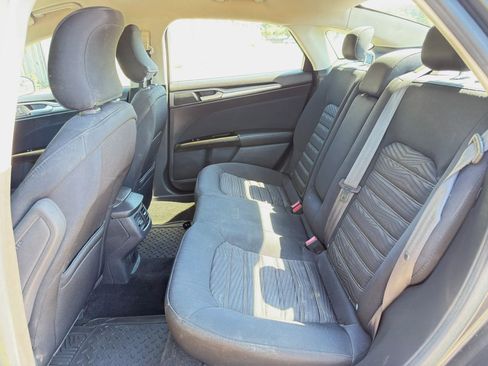 Used 2016 Ford Fusion SE FWD image 21