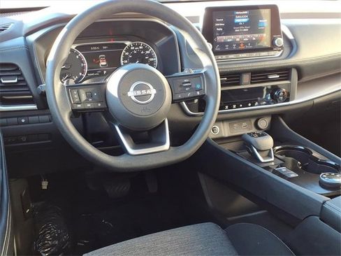 Used 2023 Nissan Rogue SV image 12