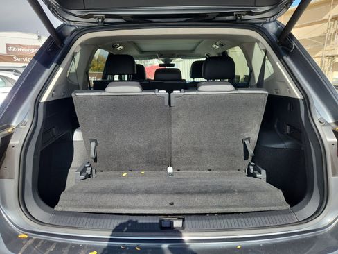 Used 2020 Volkswagen Tiguan SEL image 11