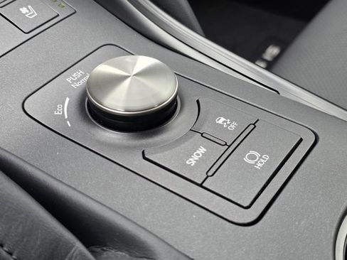 Used 2025 Lexus IS 300 w/ Comfort Package RWD image 21