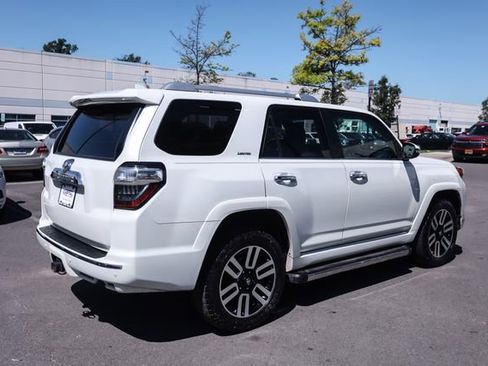 Used 2017 Toyota 4Runner Limited AWD/4WD image 8