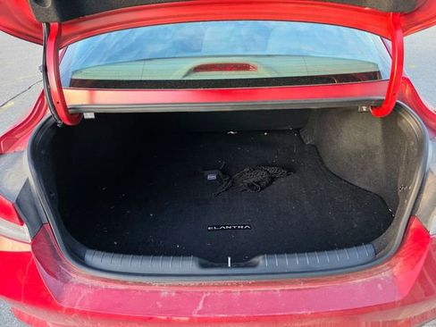 Used 2023 Hyundai Elantra SEL image 9