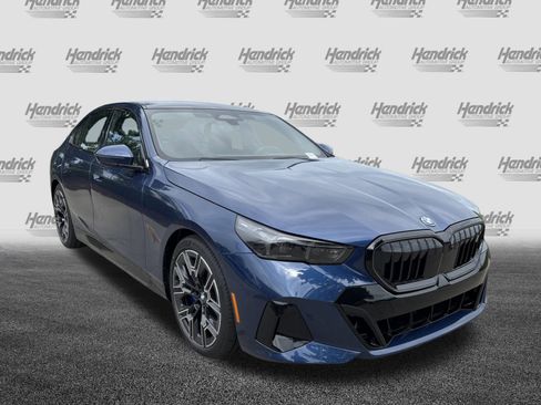 Used 2026 BMW i5 eDrive40 w/ M Sport Package image 2