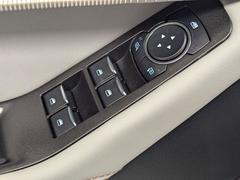 New 2026 Ford Explorer Active w/ Active Comfort Package image 17