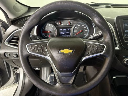 Used 2018 Chevrolet Malibu LT FWD image 18