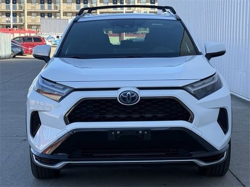 Used 2024 Toyota RAV4 SE w/ Weather & Moonroof Package image 8