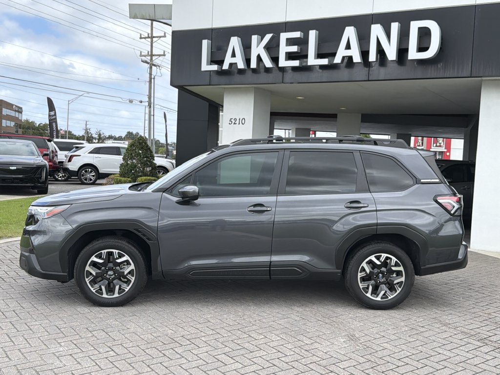 Certified 2025 Subaru Forester Premium AWD/4WD image 2