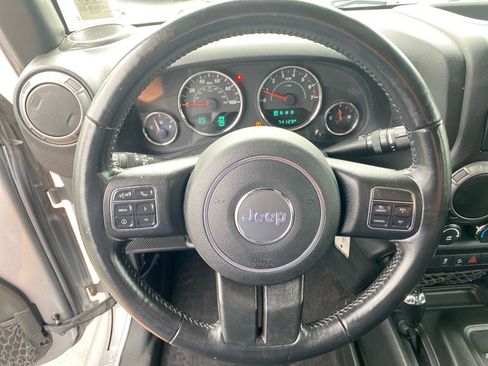 Used 2018 Jeep Wrangler Unlimited Sport w/ Connectivity Group image 10