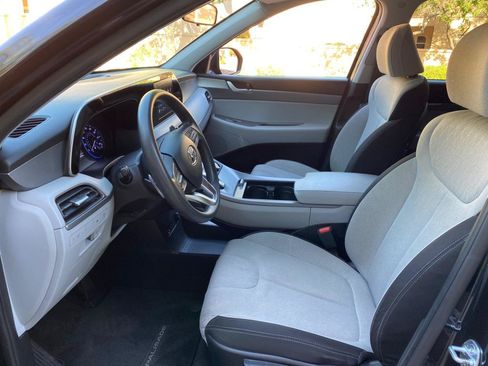 Used 2021 Hyundai Palisade SE FWD image 25