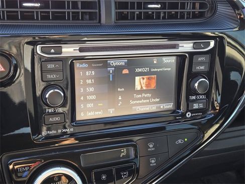 Certified 2018 Toyota Prius C Three image 22