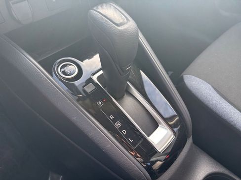 Used 2025 Nissan Versa SV image 41