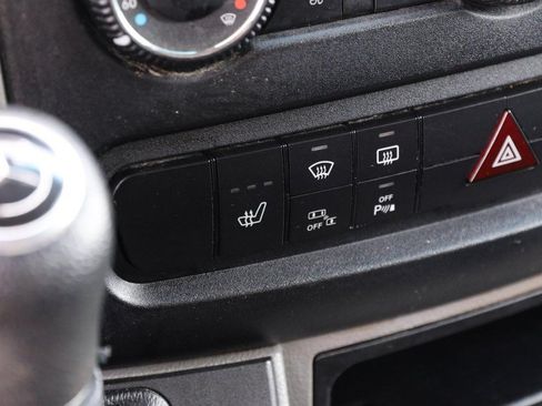 Used 2015 Mercedes-Benz Sprinter 2500 image 18