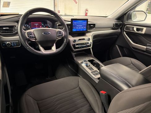 Used 2021 Ford Explorer XLT RWD image 29