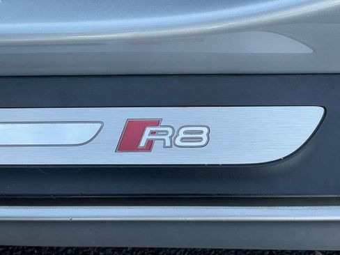 Used 2017 Audi R8 V10 image 16