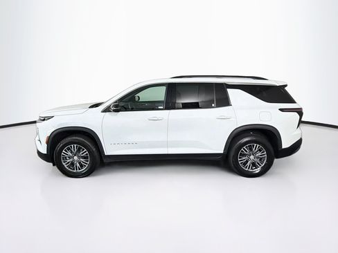 Used 2025 Chevrolet Traverse LT FWD image 4