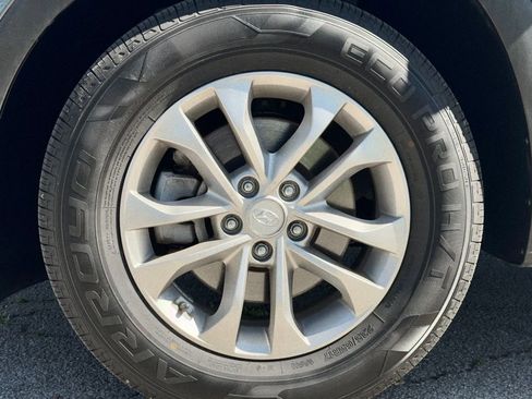 Used 2019 Hyundai Santa Fe SEL image 39