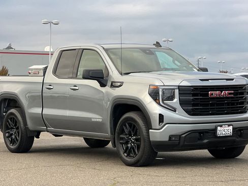 Used 2025 GMC Sierra 1500 Elevation image 5