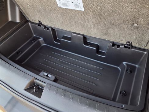 Used 2023 Chevrolet Traverse RS w/ LPO, Cargo Package image 32