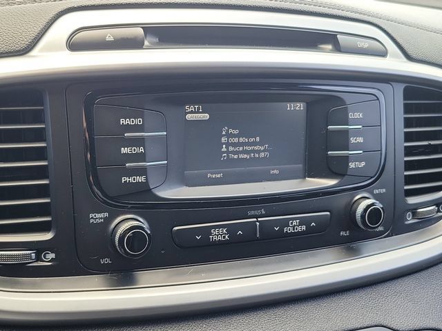 Used 2017 Kia Sorento FWD image 21