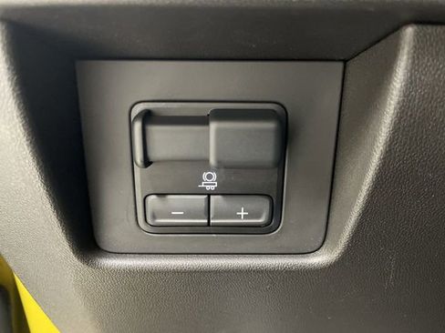 Used 2023 Chevrolet Colorado Trail Boss w/ Technology Package image 36