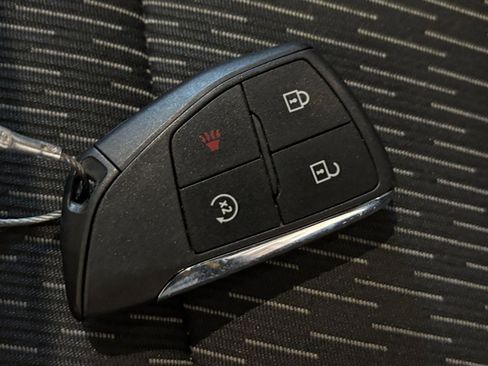 Used 2025 Chevrolet Equinox LT image 28