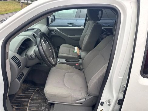 Used 2021 Nissan Frontier SV w/ Midnight Edition Floor Mats AWD/4WD image 7